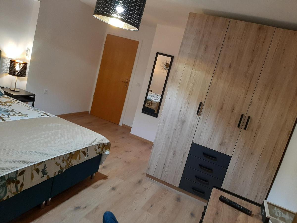 Apartmans And Rooms Petra Palit 外观 照片